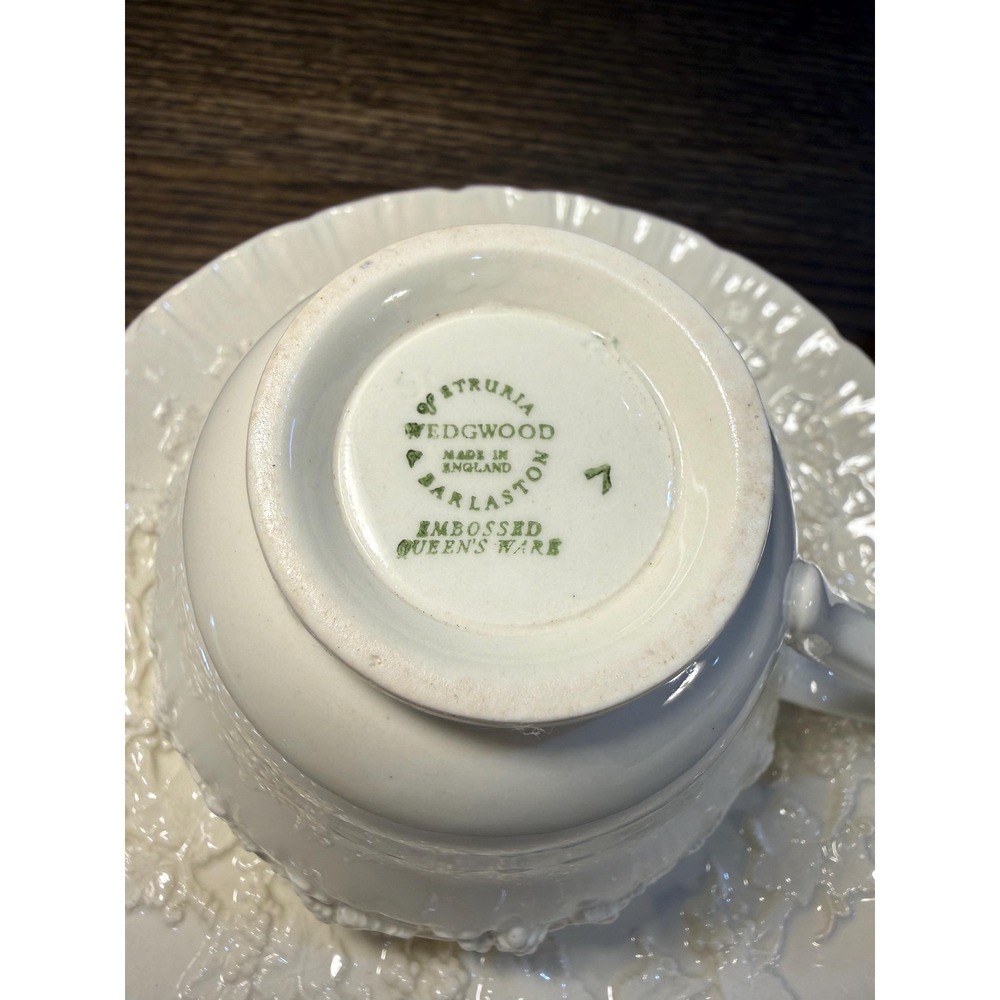 Vintage Wedgwood Embossed‎ Queens Ware Creamware Cups and Saucers, Set of 4 - Picture 16 of 16